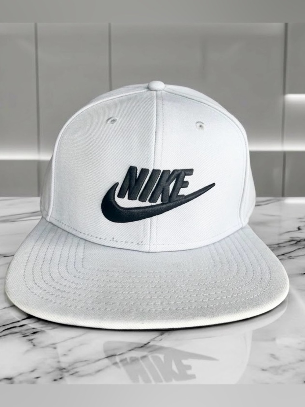Nike Pro Dri-FIT Futura Snapback Cap Light Grey Black Flat Brim (Style 639534)